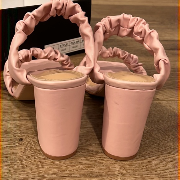 NICOLE MILLER Baby Pink Faux Soft Rouched Gathered Leather Sandals Heels - Picture 3 of 4